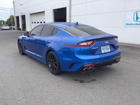 Used 2018 Kia Stinger GT2 AWD/4WD image 3
