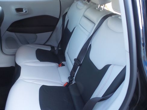 Used 2018 Jeep Compass Limited w/ Navigation Group image 14