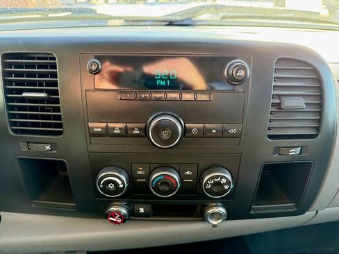 Used 2011 GMC Sierra 1500 W/T image 27