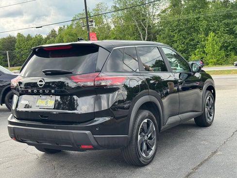 Certified 2025 Nissan Rogue SV FWD image 3