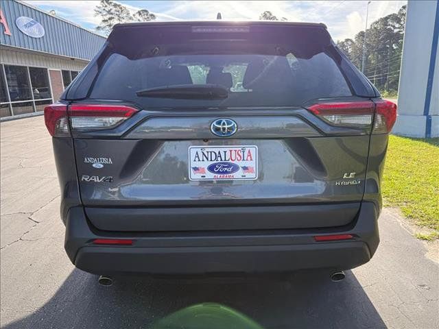 Used 2024 Toyota RAV4 LE AWD/4WD image 4