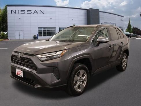 Used 2025 Toyota RAV4 XLE image 5