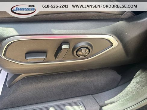 Used 2024 Jeep Wagoneer 4WD w/ Premium Group I image 9