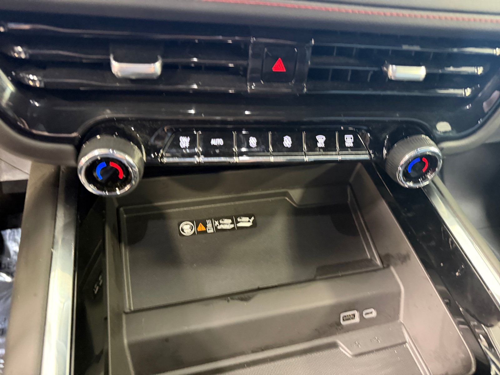 Used 2025 Chevrolet Tahoe RST w/ Comfort Package AWD/4WD image 31