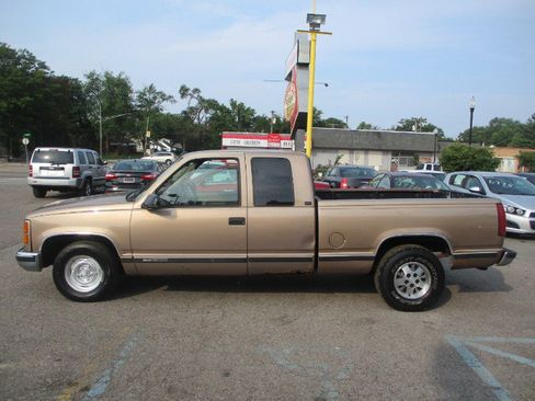 Used 1995 GMC Sierra 1500 Club Coupe 6.5-ft. Bed 2WD image 4
