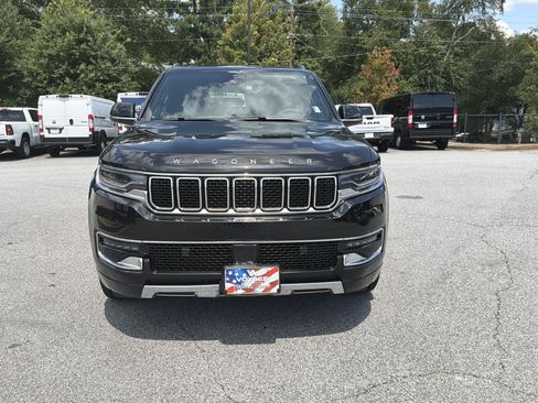 Used 2024 Jeep Wagoneer Series III AWD/4WD image 2