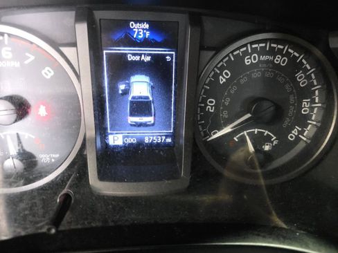 Used 2019 Toyota Tacoma TRD Off-Road image 7