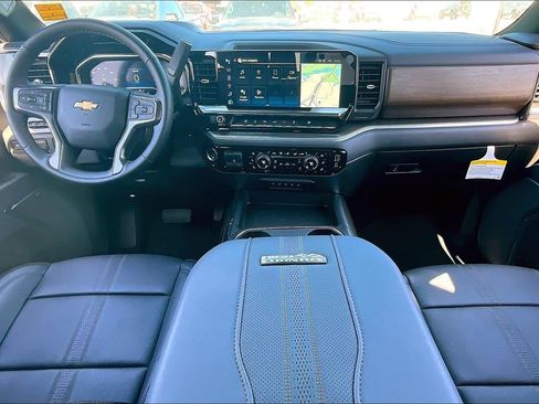 New 2025 Chevrolet Silverado 3500 High Country w/ High Country Premium Package image 5
