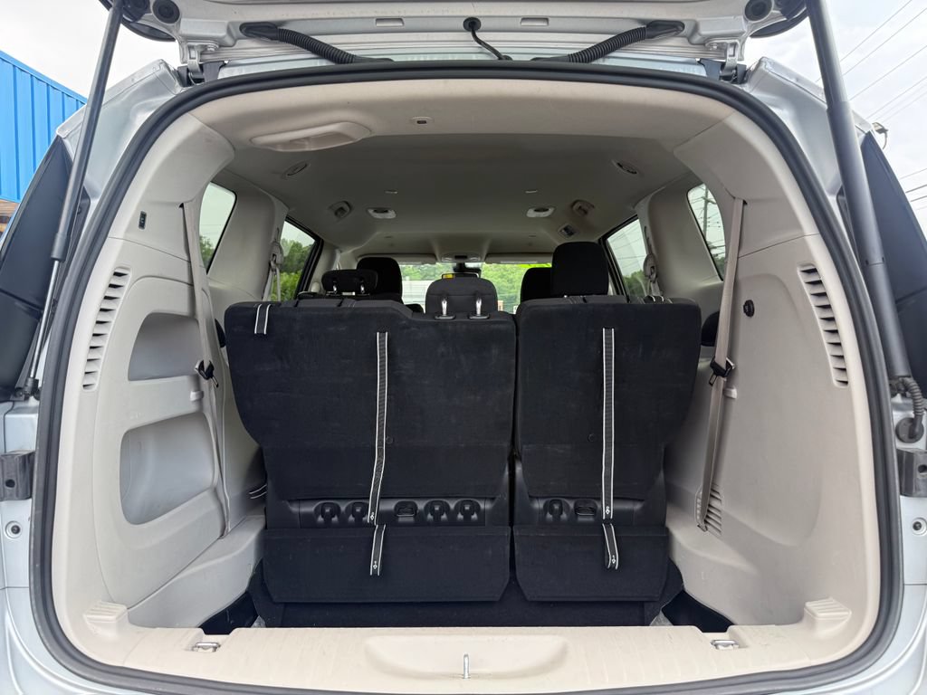 Used 2023 Chrysler Voyager LX FWD image 20