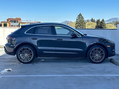 Used 2025 Porsche Macan image 9