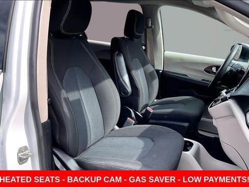 Used 2023 Chrysler Voyager LX image 26
