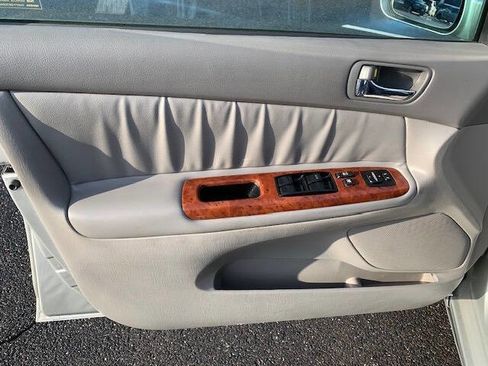 Used 2006 Toyota Camry XLE image 25