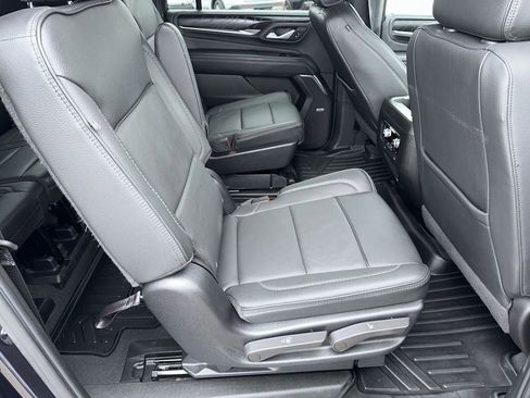 Used 2022 GMC Yukon XL Denali image 34