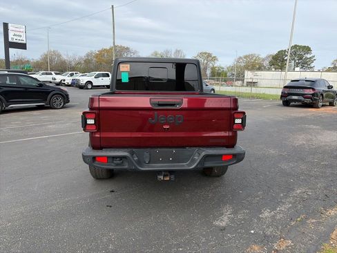 Used 2021 Jeep Gladiator Sport image 6