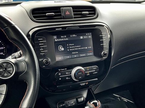 Used 2018 Kia Soul ! image 6