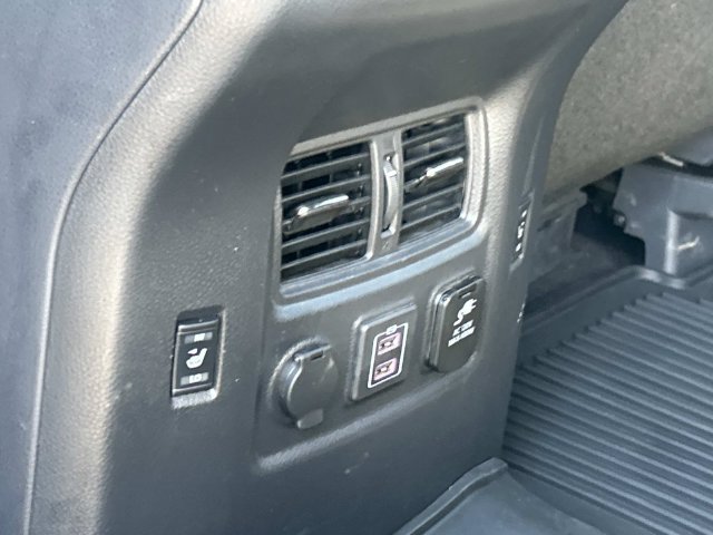 Used 2023 Nissan Titan PRO-4X w/ Pro-4x Convenience Package AWD/4WD image 20