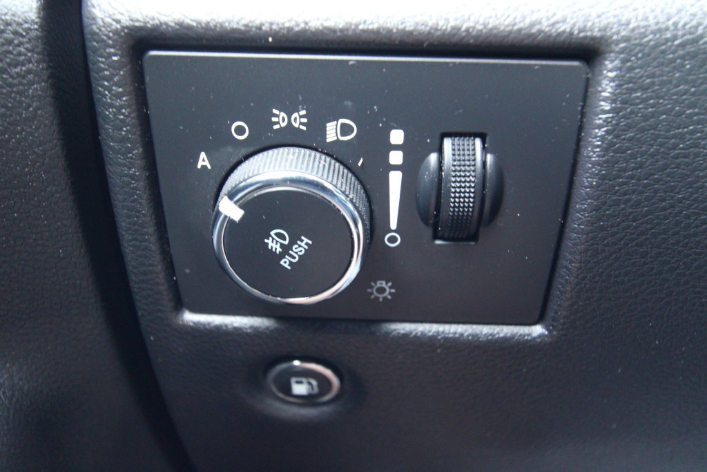 Used 2020 Jeep Grand Cherokee Limited w/ Premium Lighting Group AWD/4WD image 23