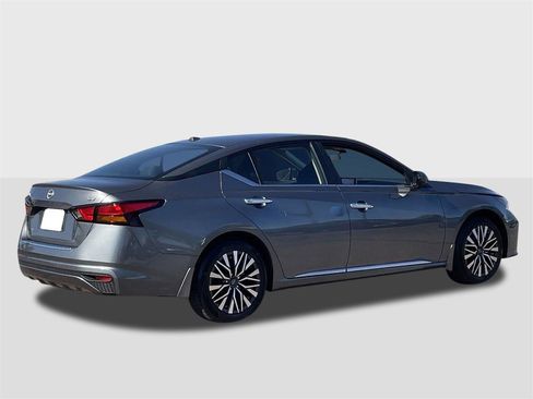 New 2025 Nissan Altima 2.5 SV image 5