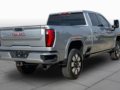 Used 2025 GMC Sierra 2500 Denali w/ Denali Reserve Package AWD/4WD image 13