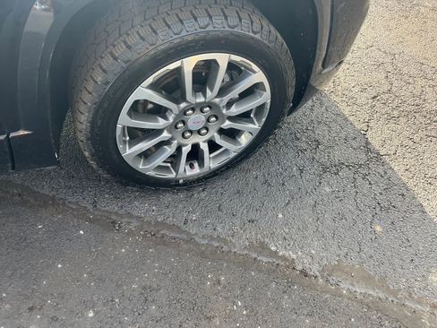 Used 2021 GMC Acadia Denali w/ Denali Ultimate Package image 37