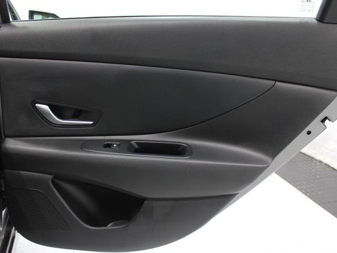 Used 2024 Hyundai Elantra SEL FWD image 19