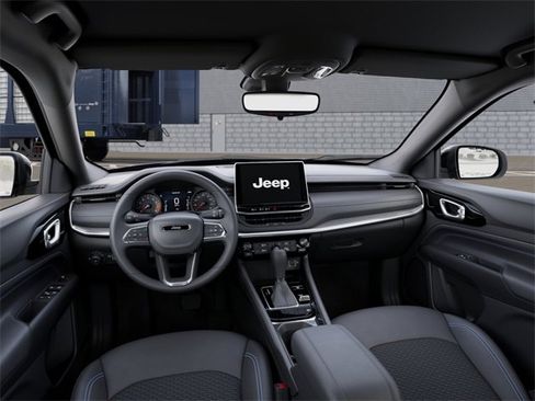 New 2026 Jeep Compass Latitude image 8