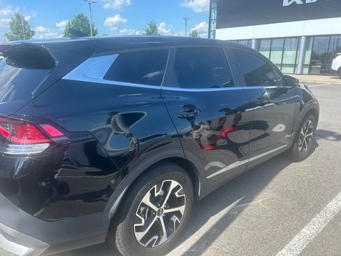 Used 2024 Kia Sportage EX FWD image 3
