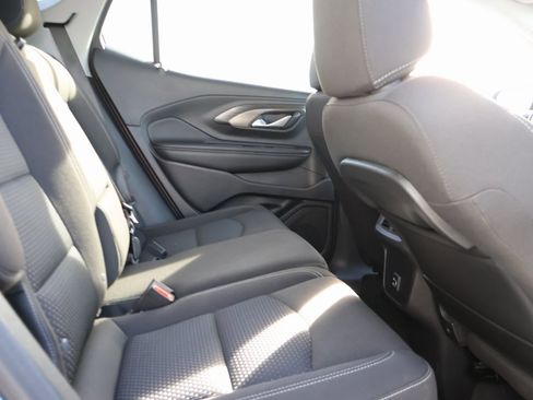 Used 2024 GMC Terrain SLE image 12