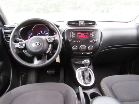 Used 2015 Kia Soul FWD image 6