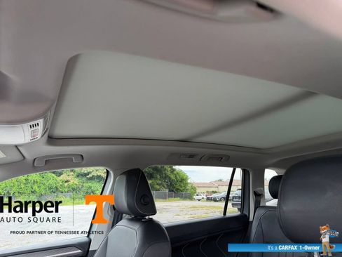 Used 2024 Volkswagen Tiguan SE w/ Panoramic Sunroof Package AWD/4WD image 20