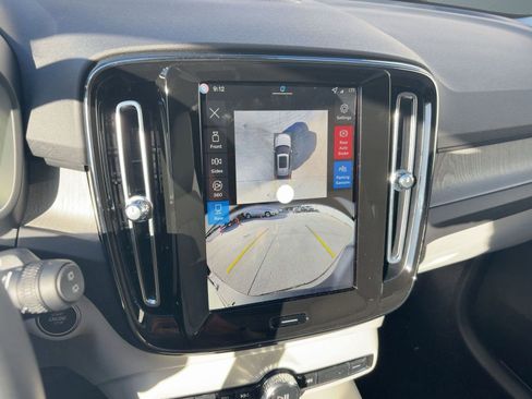 New 2026 Volvo XC40 B5 Ultra w/ Climate Package image 25