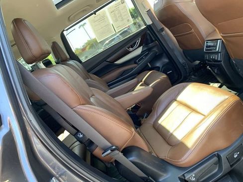 Used 2022 Subaru Ascent Touring w/ Popular Package #2A AWD/4WD image 12