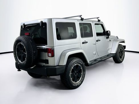 Used 2012 Jeep Wrangler Altitude image 5