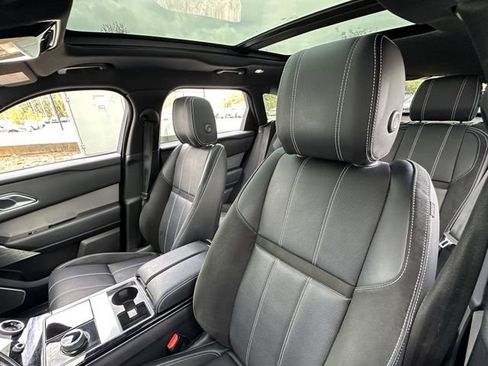 Used 2019 Land Rover Range Rover Velar R-Dynamic SE image 12