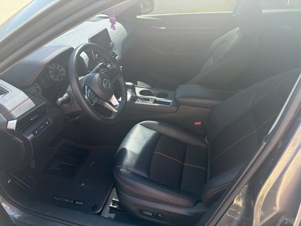 Certified 2021 Nissan Altima 2.5 SR FWD image 5