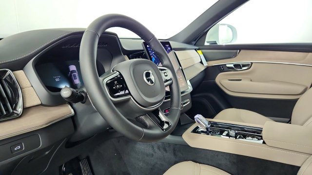 Used 2026 Volvo XC90 B6 Plus w/ Protection Package Premier AWD/4WD image 12