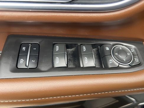 Used 2021 Chevrolet Suburban High Country AWD/4WD image 51