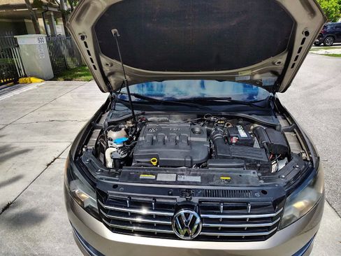 Used 2015 Volkswagen Passat TDI SE image 25