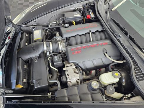 Used 2006 Chevrolet Corvette Coupe w/ Preferred Equipment Group RWD image 11