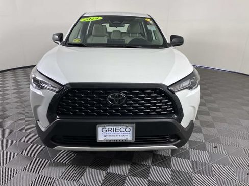 Used 2024 Toyota Corolla Cross L AWD/4WD image 3