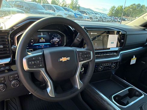New 2026 Chevrolet Silverado 2500 LTZ w/ LTZ Premium Package AWD/4WD image 4
