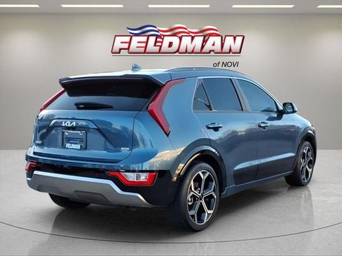Used 2024 Kia Niro EX Touring FWD image 6