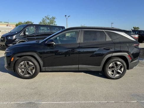 Used 2025 Hyundai Tucson SEL FWD image 4