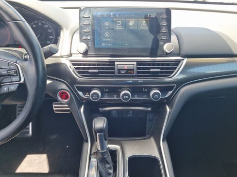 Used 2018 Honda Accord Sport image 19