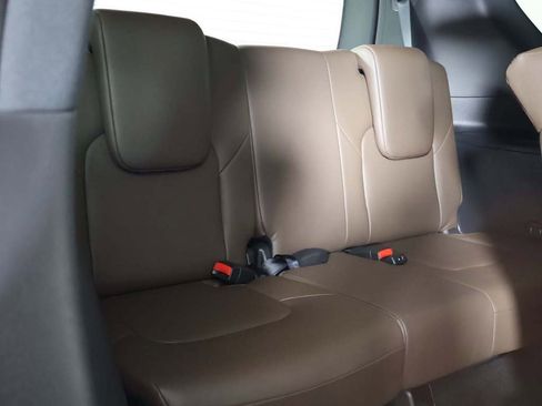 Used 2024 Nissan Armada Platinum image 38