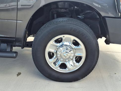 Used 2024 RAM 2500 Tradesman w/ Chrome Appearance Group AWD/4WD image 10