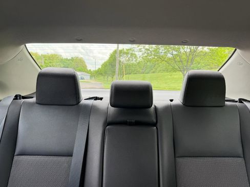 Used 2015 Toyota Corolla S image 22