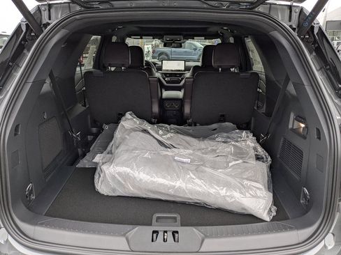 New 2026 Ford Explorer Platinum image 14