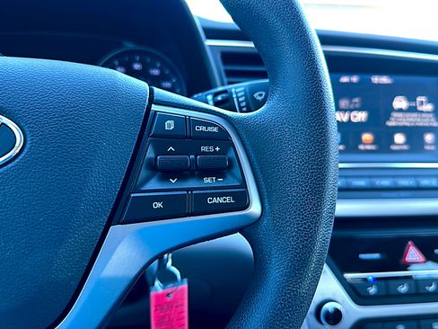 Used 2018 Hyundai Elantra SEL image 27
