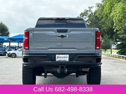Used 2024 Chevrolet Silverado 2500 ZR2 w/ Technology Package AWD/4WD image 8